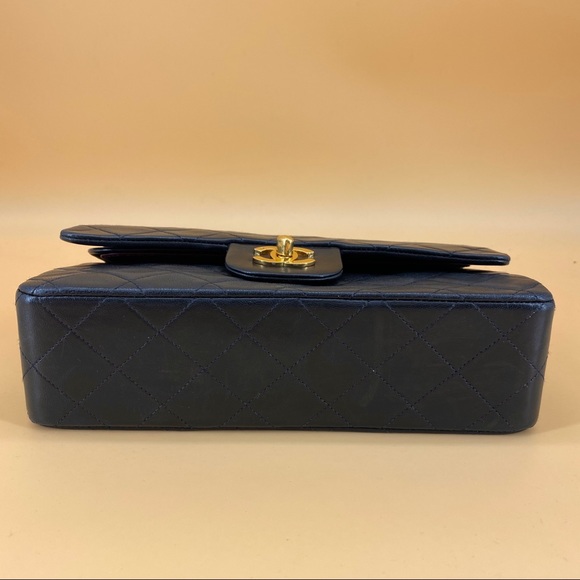 Chanel 24K Gold Classic Flap medium size - Picture 9 of 16